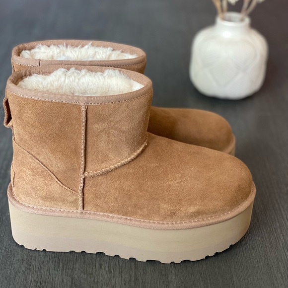 Brand New Women’s UGG Classic Mini Platform - Picture 2 of 5